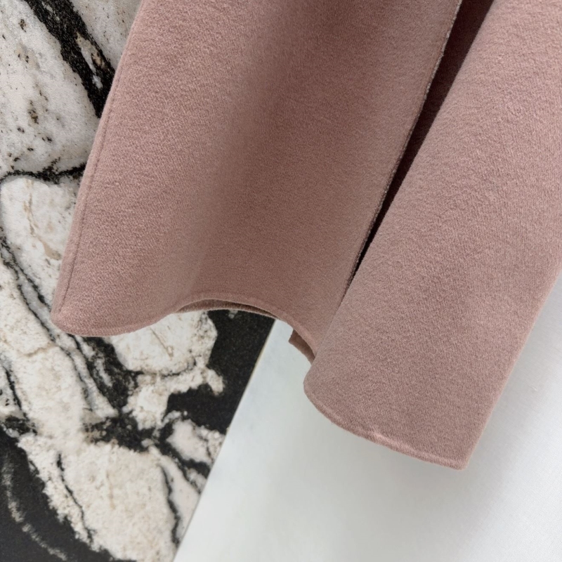 chr1st1an D10r outwear